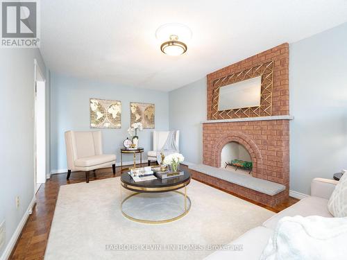 32 Queens College Drive, Richmond Hill, ON - Indoor Photo Showing Living Room With Fireplace