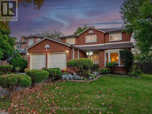 32 Queens College Drive, Richmond Hill, ON - Outdoor With Facade