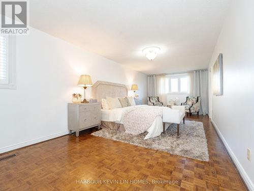 32 Queens College Drive, Richmond Hill, ON - Indoor Photo Showing Bedroom