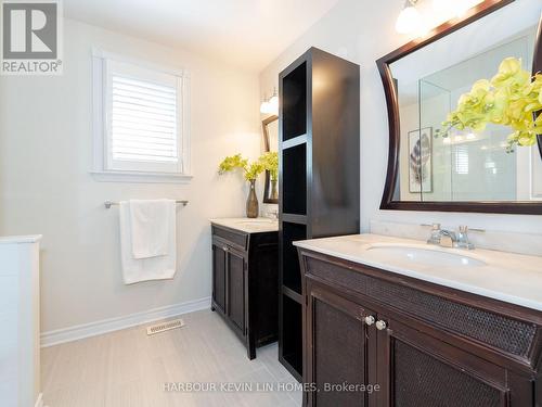 32 Queens College Drive, Richmond Hill, ON - Indoor Photo Showing Bathroom