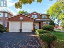 32 Queens College Drive, Richmond Hill, ON  - Outdoor With Facade 