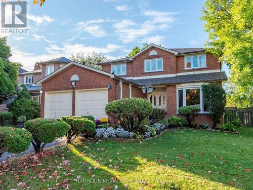 32 Queens College Drive, Richmond Hill, ON - Outdoor With Facade