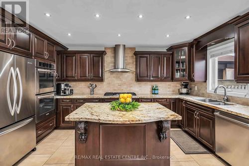 5 Cornerstone Court, Caledon, ON - Indoor Photo Showing Kitchen With Double Sink With Upgraded Kitchen