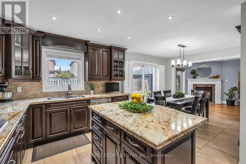 5 Cornerstone Court, Caledon, ON - Indoor Photo Showing Kitchen With Double Sink With Upgraded Kitchen