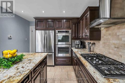 5 Cornerstone Court, Caledon, ON - Indoor Photo Showing Kitchen With Upgraded Kitchen