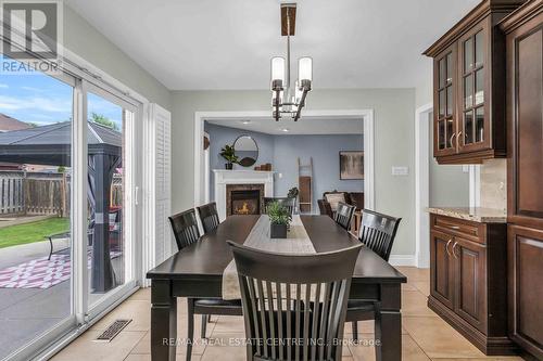 5 Cornerstone Court, Caledon, ON - Indoor Photo Showing Dining Room