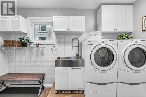 5 Cornerstone Court, Caledon, ON - Indoor Photo Showing Laundry Room