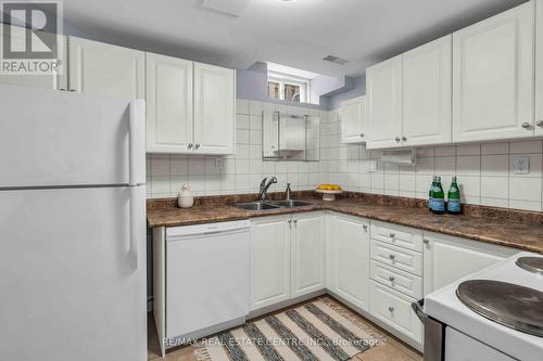 5 Cornerstone Court, Caledon, ON - Indoor Photo Showing Kitchen With Double Sink