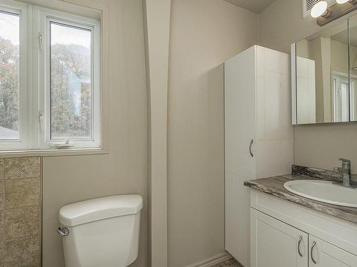 Bathroom - 234 Rue St-Janvier, Weedon, QC - Indoor Photo Showing Bathroom