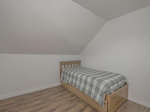 Bedroom - 234 Rue St-Janvier, Weedon, QC - Indoor Photo Showing Bedroom