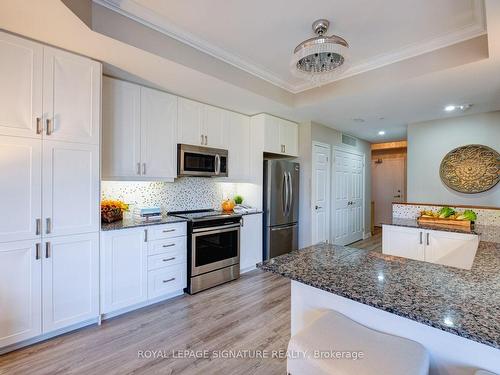 301-680 Gordon St, Whitby, ON - Indoor Photo Showing Kitchen With Stainless Steel Kitchen With Upgraded Kitchen