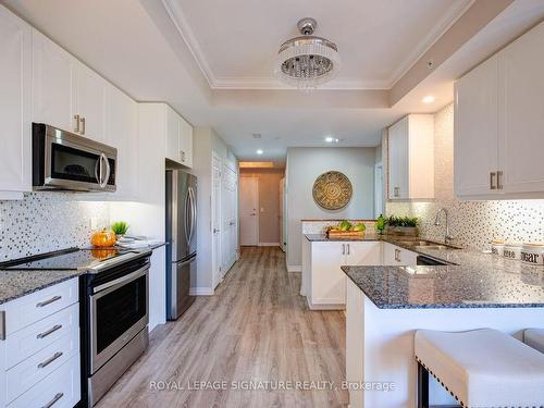 301-680 Gordon St, Whitby, ON - Indoor Photo Showing Kitchen With Stainless Steel Kitchen With Upgraded Kitchen