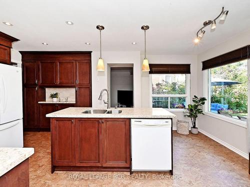 74 Old Yonge St, Aurora, ON - Indoor Photo Showing Kitchen With Double Sink