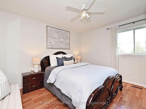 74 Old Yonge St, Aurora, ON - Indoor Photo Showing Bedroom