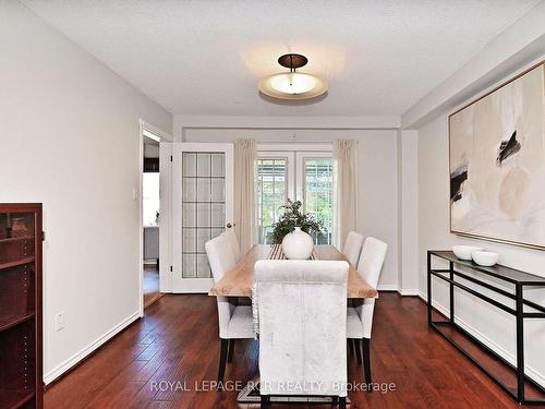 74 Old Yonge St, Aurora, ON - Indoor Photo Showing Dining Room