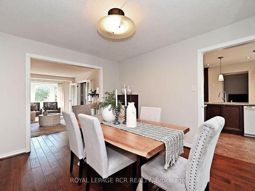 74 Old Yonge St, Aurora, ON - Indoor Photo Showing Dining Room