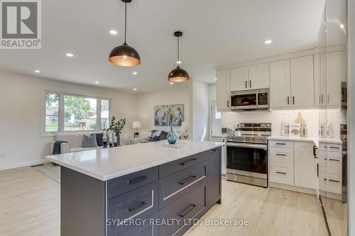 Kitchen - 32 Clark Street, Strathroy-Caradoc (Melbourne), ON - Indoor Photo Showing Kitchen With Upgraded Kitchen