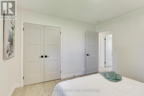 32 Clark Street, Strathroy-Caradoc (Melbourne), ON - Indoor Photo Showing Bedroom