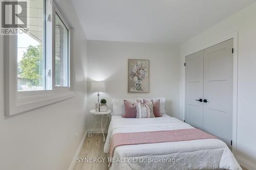 32 Clark Street, Strathroy-Caradoc (Melbourne), ON - Indoor Photo Showing Bedroom