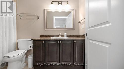 131 - 101 Shoreview Place, Hamilton, ON - Indoor Photo Showing Bathroom