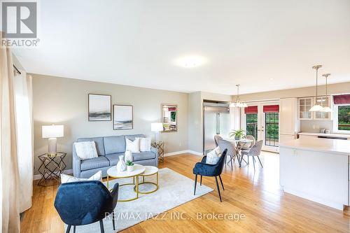 23 Bayview Drive, Greater Napanee, ON - Indoor Photo Showing Living Room