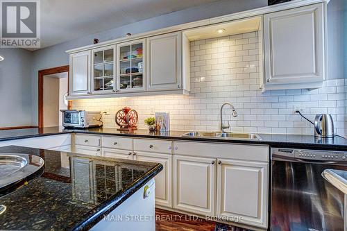 219 Second Street, Whitchurch-Stouffville, ON - Indoor Photo Showing Kitchen With Double Sink