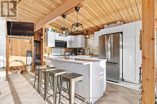 7406 Glen Ellen Drive, Ramara, ON - Indoor Photo Showing Kitchen