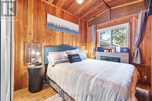 7406 Glen Ellen Drive, Ramara, ON - Indoor Photo Showing Bedroom