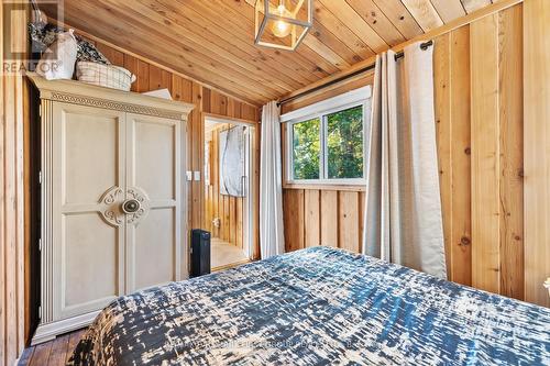 7406 Glen Ellen Drive, Ramara, ON - Indoor Photo Showing Bedroom