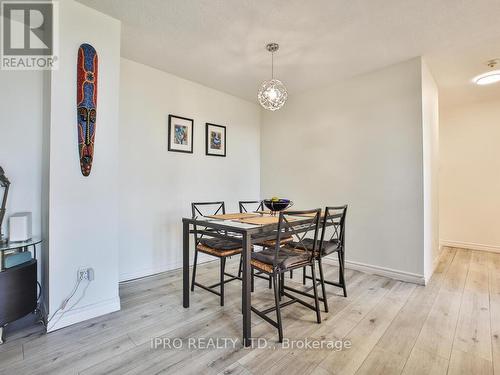 806 - 3700 Kaneff Crescent, Mississauga, ON - Indoor Photo Showing Dining Room