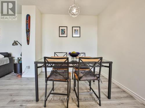 806 - 3700 Kaneff Crescent, Mississauga, ON - Indoor Photo Showing Dining Room