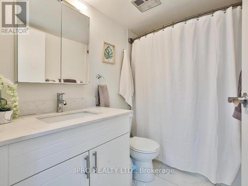 806 - 3700 Kaneff Crescent, Mississauga, ON - Indoor Photo Showing Bathroom