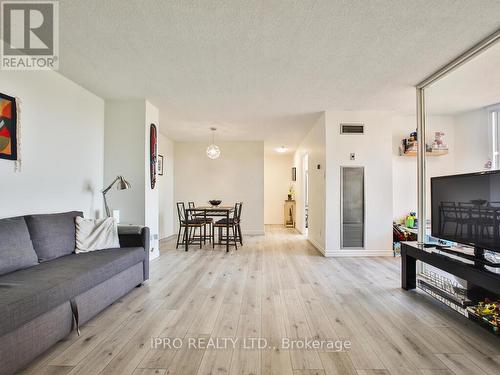 806 - 3700 Kaneff Crescent, Mississauga, ON - Indoor Photo Showing Living Room