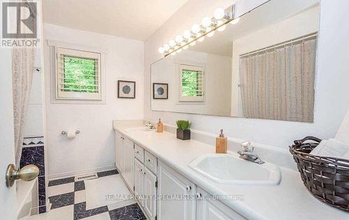 1697 Missenden Crescent, Mississauga, ON - Indoor Photo Showing Bathroom