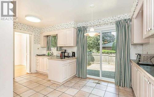 1697 Missenden Crescent, Mississauga, ON - Indoor Photo Showing Kitchen