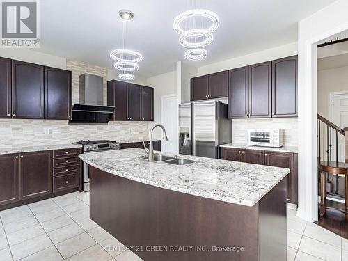 499 Dougall Avenue, Caledon, ON - Indoor Photo Showing Kitchen With Double Sink With Upgraded Kitchen