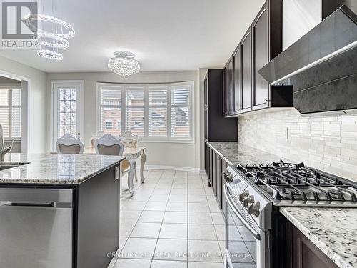 499 Dougall Avenue, Caledon, ON - Indoor Photo Showing Kitchen With Upgraded Kitchen