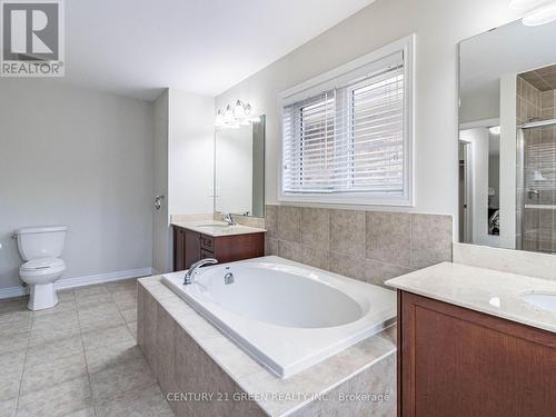 499 Dougall Avenue, Caledon, ON - Indoor Photo Showing Bathroom