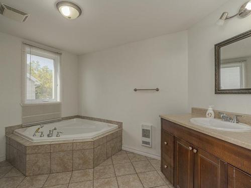 Bathroom - 1211  - 1221 Rue François-Casey, Sherbrooke (Fleurimont), QC - Indoor Photo Showing Bathroom