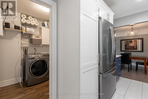 67 Broadway Avenue, London, ON - Indoor Photo Showing Laundry Room