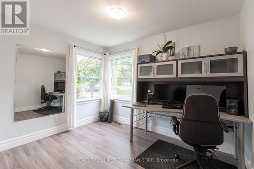 67 Broadway Avenue, London, ON - Indoor Photo Showing Office