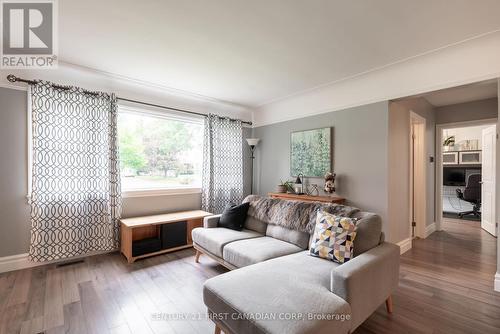 67 Broadway Avenue, London, ON - Indoor Photo Showing Living Room