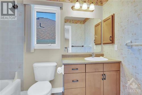 Full bathroom - 14 Knowlton Drive, Ottawa, ON - Indoor Photo Showing Bathroom