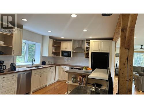 37729 Upper Fraser Road, Prince George, BC - Indoor Photo Showing Kitchen