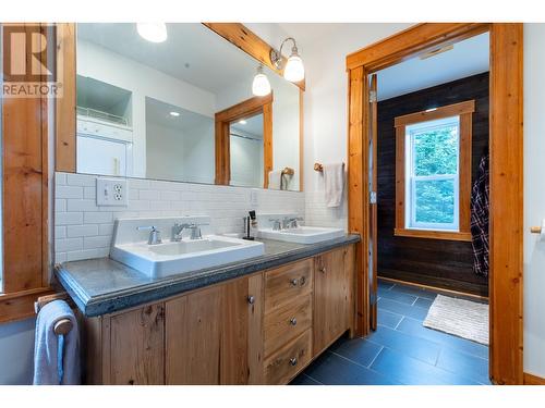 37729 Upper Fraser Road, Prince George, BC - Indoor Photo Showing Bathroom