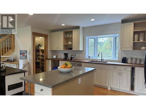 37729 Upper Fraser Road, Prince George, BC - Indoor Photo Showing Kitchen