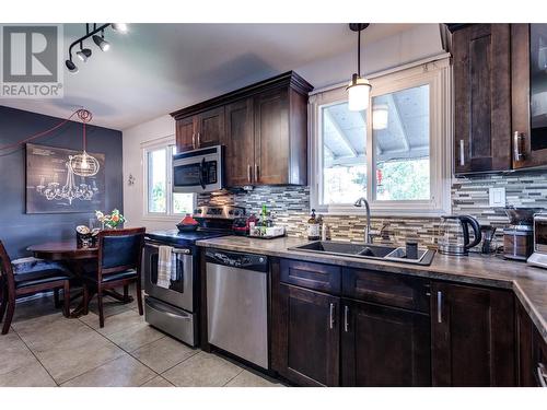 495 Donhauser Road, Kelowna, BC - Indoor Photo Showing Kitchen With Double Sink