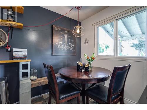 495 Donhauser Road, Kelowna, BC - Indoor Photo Showing Dining Room