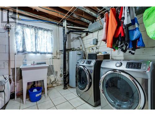 495 Donhauser Road, Kelowna, BC - Indoor Photo Showing Laundry Room