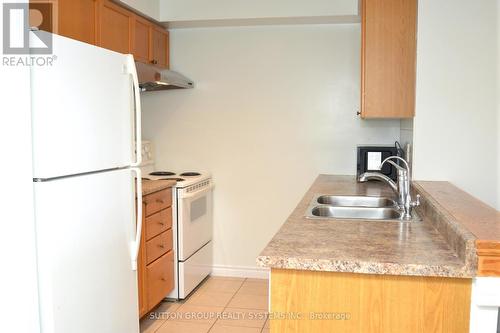 1001 - 55 Strathaven Drive, Mississauga, ON - Indoor Photo Showing Kitchen With Double Sink